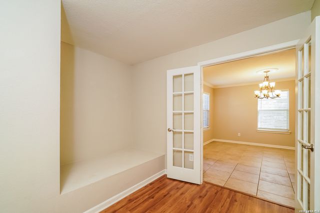 5646 Southern Oaks, San Antonio, TX 78261