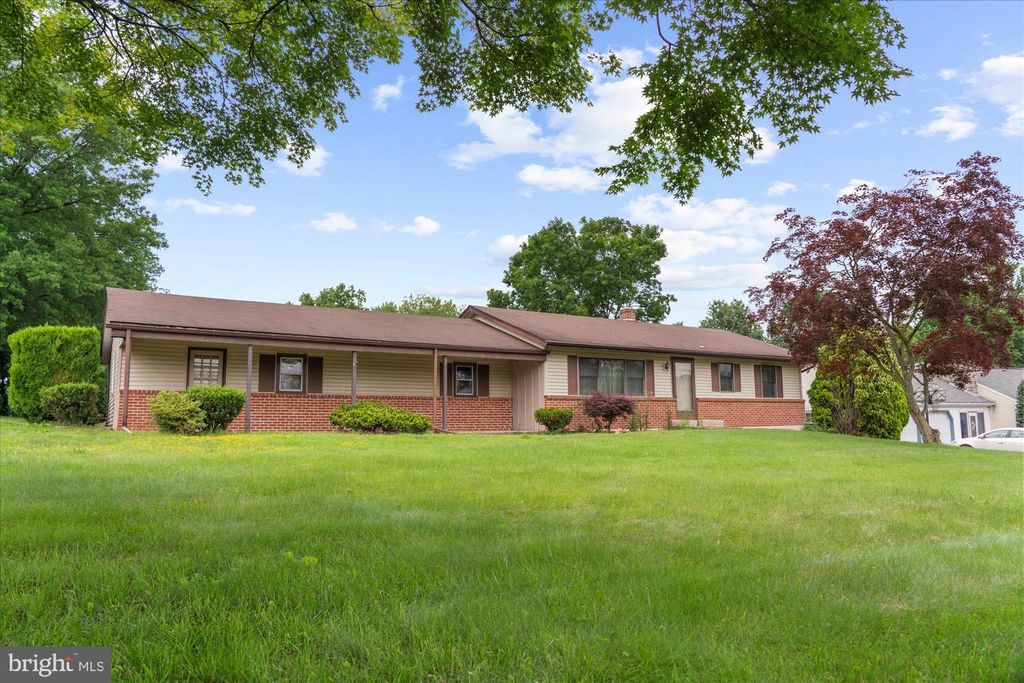 501 VAUGHN RD, Royersford, PA 19468