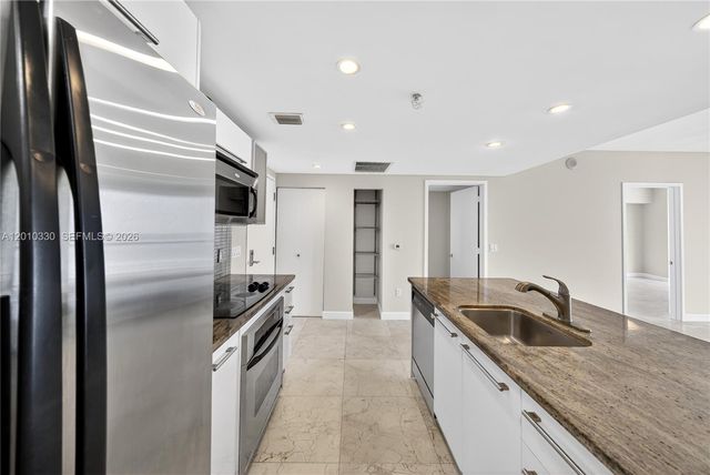 185 SW 7th St 4209, Miami, FL 33130