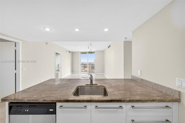 185 SW 7th St 4209, Miami, FL 33130
