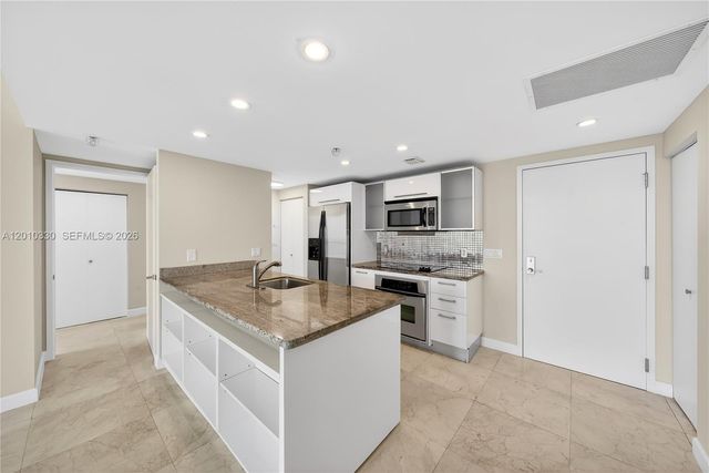 185 SW 7th St 4209, Miami, FL 33130