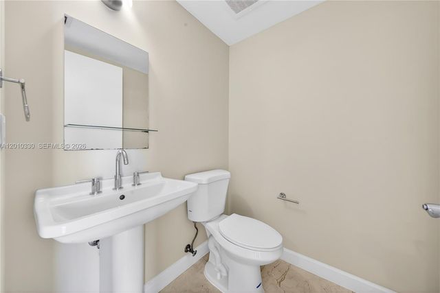 185 SW 7th St 4209, Miami, FL 33130