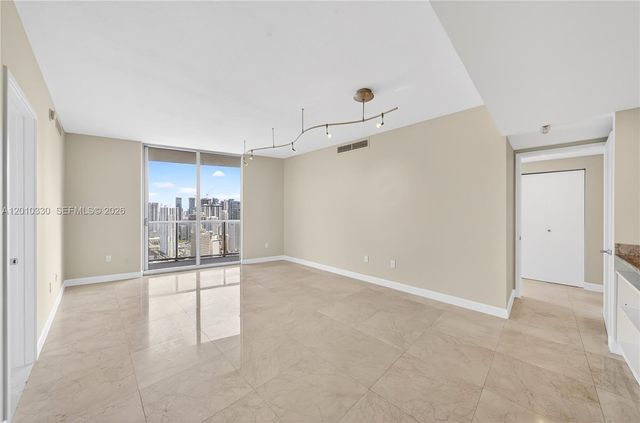 185 SW 7th St 4209, Miami, FL 33130