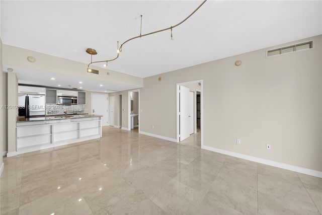185 SW 7th St 4209, Miami, FL 33130
