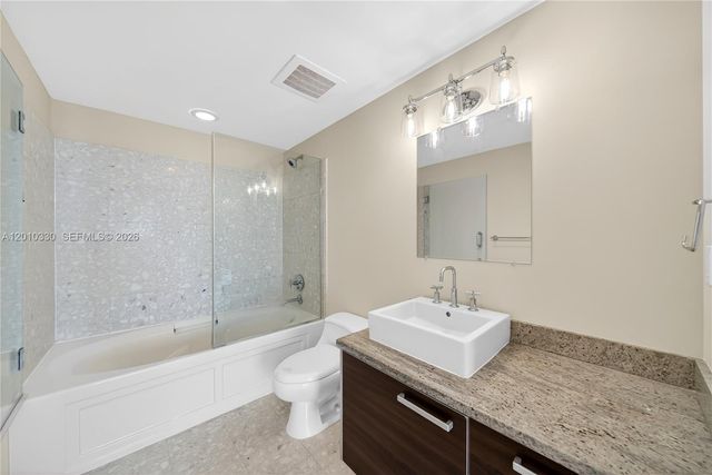 185 SW 7th St 4209, Miami, FL 33130
