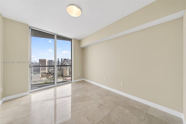 185 SW 7th St 4209, Miami, FL 33130