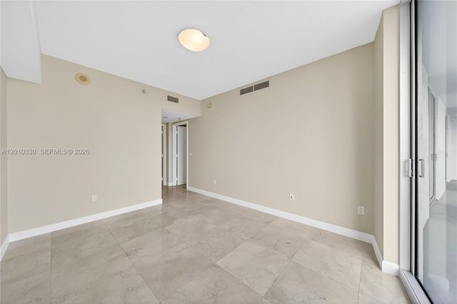 185 SW 7th St 4209, Miami, FL 33130
