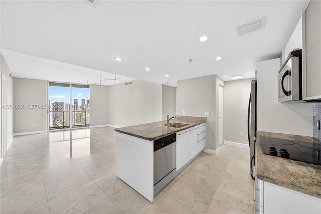 185 SW 7th St 4209, Miami, FL 33130
