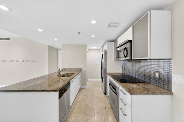 185 SW 7th St 4209, Miami, FL 33130