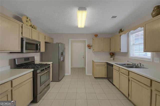 781 Hyde Court, Lithonia, GA 30058