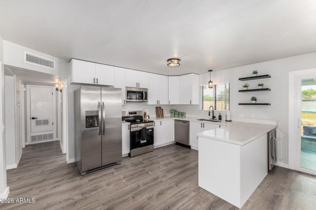 335 S Harris Drive, Mesa, AZ 85204