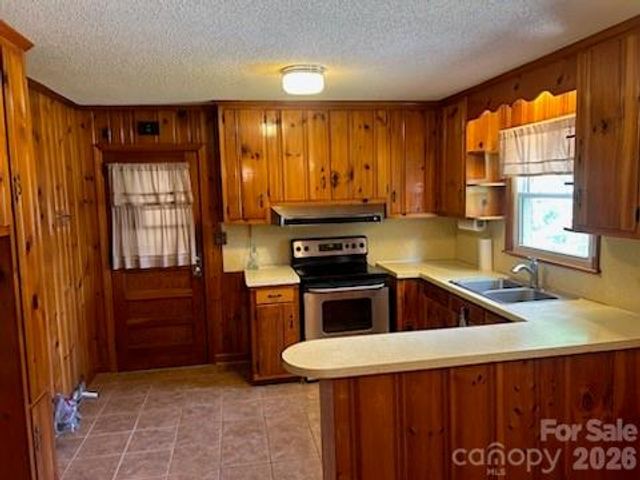 1164 Leigh Circle 11, Charlotte, NC 28216