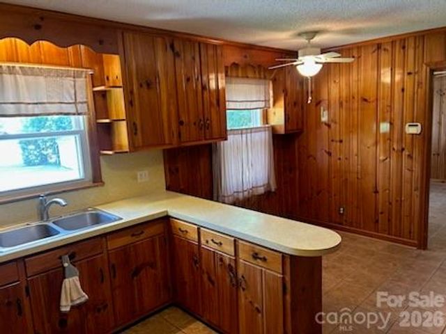 1164 Leigh Circle 11, Charlotte, NC 28216