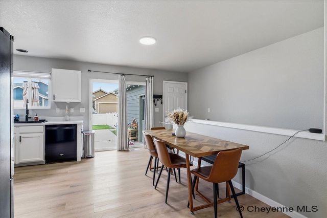 5404 LIZ RANCH RD, Cheyenne, WY 82007