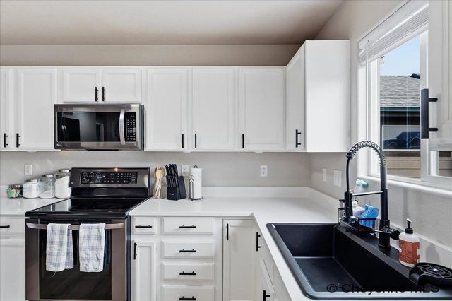 5404 LIZ RANCH RD, Cheyenne, WY 82007
