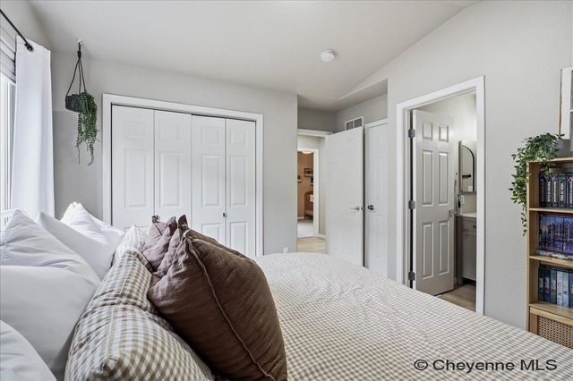 5404 LIZ RANCH RD, Cheyenne, WY 82007