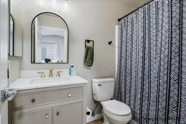 5404 LIZ RANCH RD, Cheyenne, WY 82007