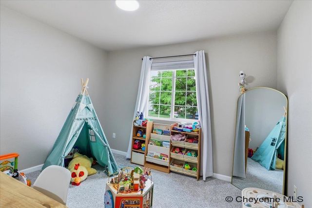 5404 LIZ RANCH RD, Cheyenne, WY 82007