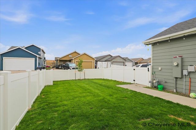 5404 LIZ RANCH RD, Cheyenne, WY 82007
