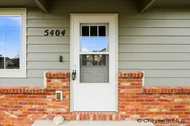 5404 LIZ RANCH RD, Cheyenne, WY 82007