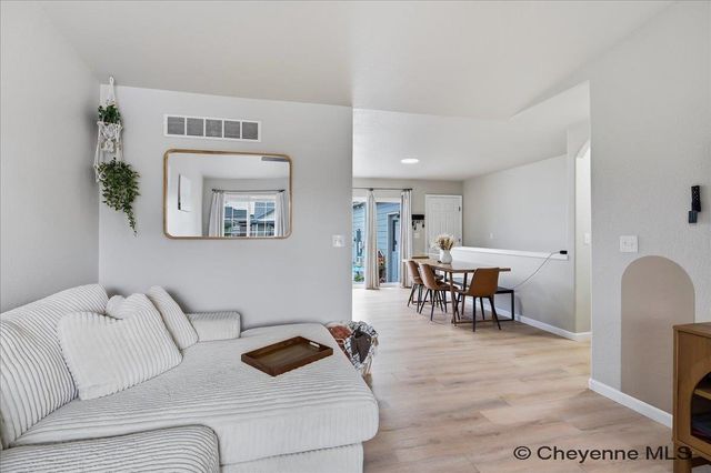 5404 LIZ RANCH RD, Cheyenne, WY 82007
