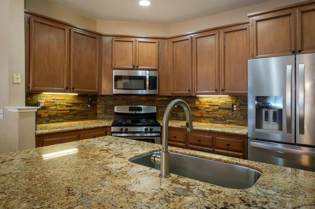 2948 Red Clover Way, Lincoln, CA 95648