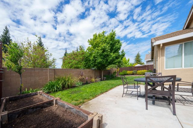2948 Red Clover Way, Lincoln, CA 95648