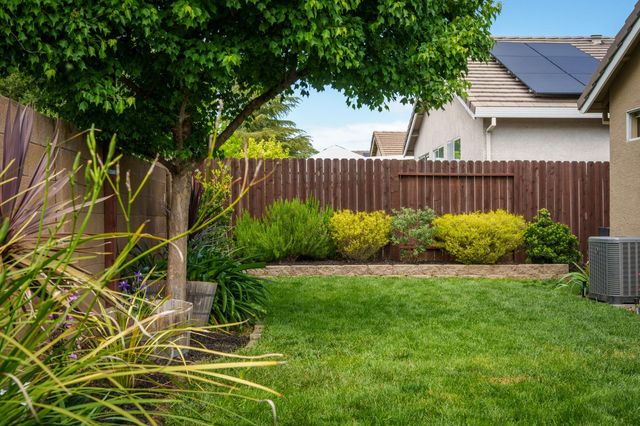 2948 Red Clover Way, Lincoln, CA 95648