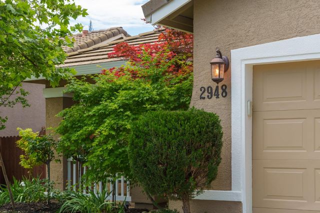 2948 Red Clover Way, Lincoln, CA 95648