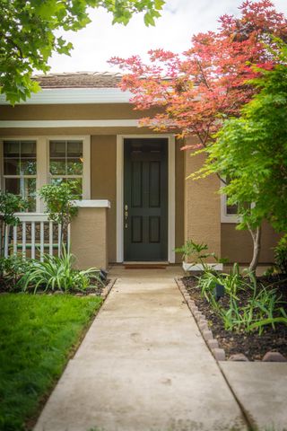 2948 Red Clover Way, Lincoln, CA 95648