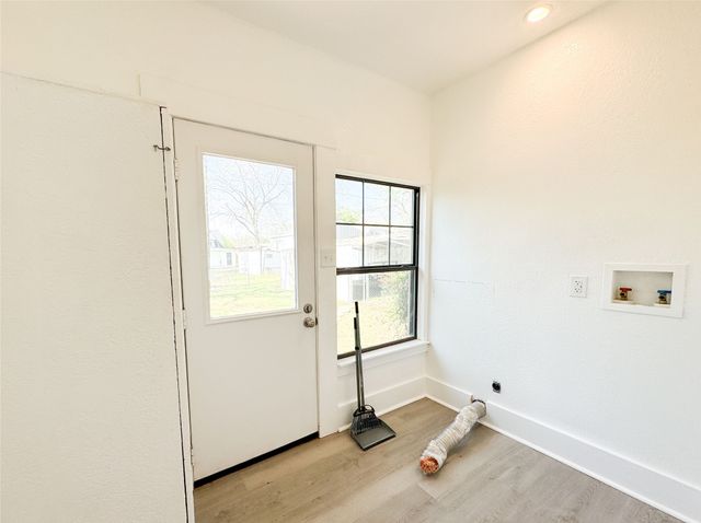 904 W 7th Street, Cisco, TX 76437