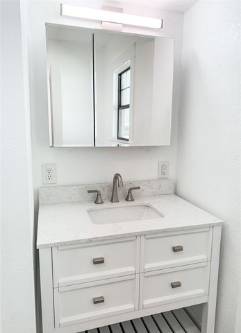 904 W 7th Street, Cisco, TX 76437