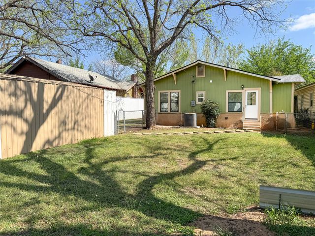 904 W 7th Street, Cisco, TX 76437