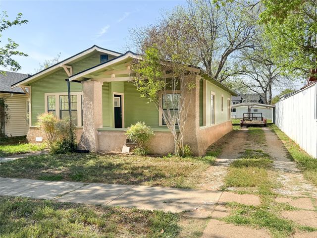 904 W 7th Street, Cisco, TX 76437