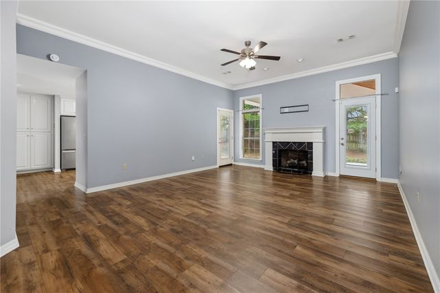 2751 Meandering Way, Fayetteville, AR 72701