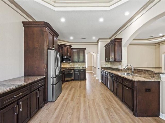 6202 Sugar Bush Drive, Magnolia, TX 77354