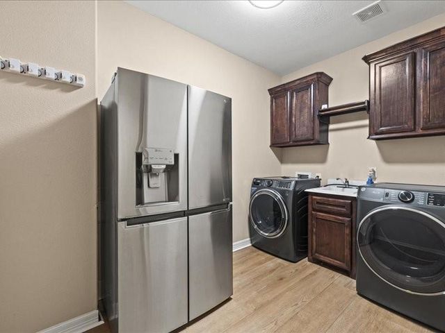 6202 Sugar Bush Drive, Magnolia, TX 77354