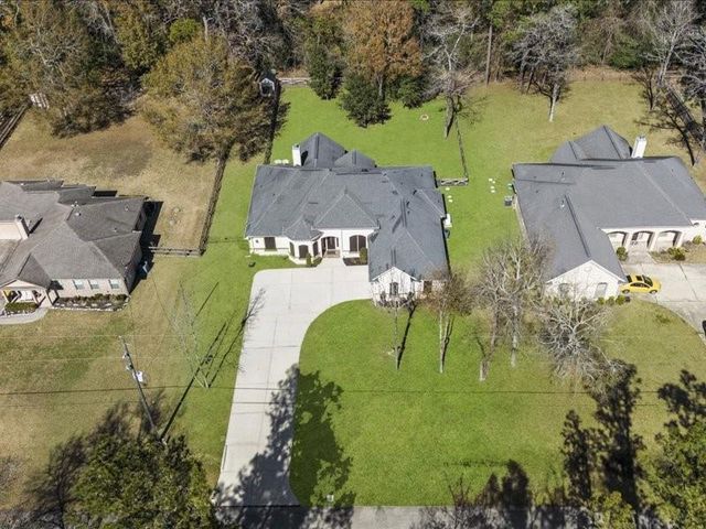6202 Sugar Bush Drive, Magnolia, TX 77354