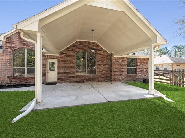 6202 Sugar Bush Drive, Magnolia, TX 77354