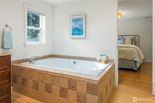 18005 Fremont Avenue N, Shoreline, WA 98133