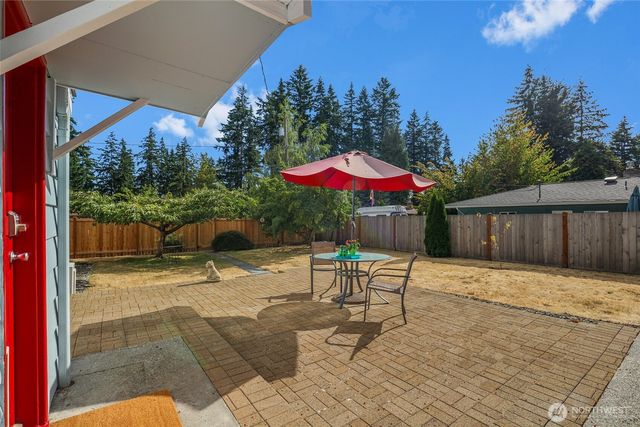 18005 Fremont Avenue N, Shoreline, WA 98133