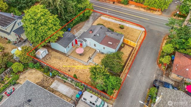 18005 Fremont Avenue N, Shoreline, WA 98133