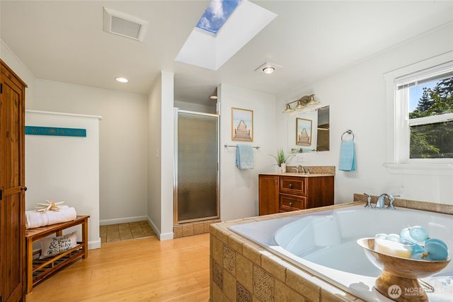 18005 Fremont Avenue N, Shoreline, WA 98133