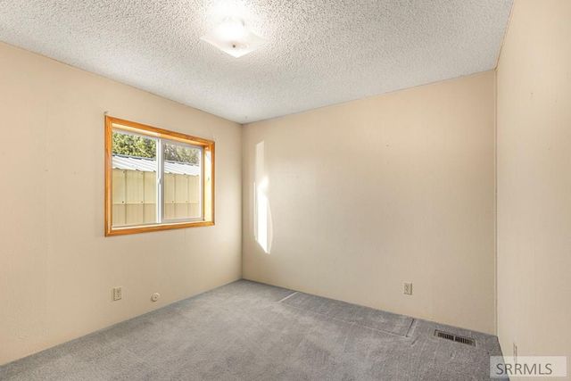 2143 N Whispering Pines Drive, Idaho Falls, ID 83401