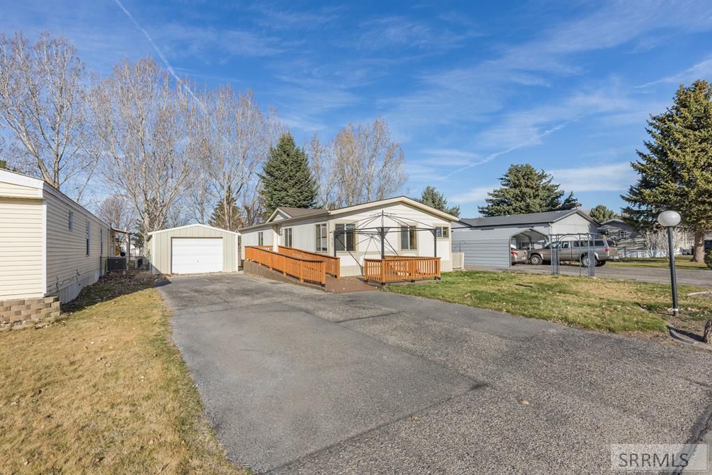 2143 N Whispering Pines Drive, Idaho Falls, ID 83401
