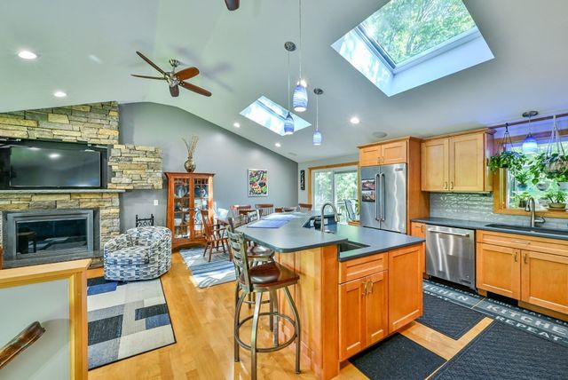 152 Federal Hill Rd, Oxford, MA 01540