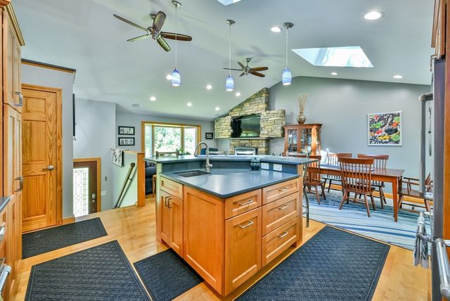 152 Federal Hill Rd, Oxford, MA 01540
