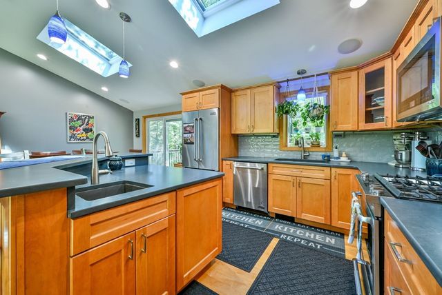 152 Federal Hill Rd, Oxford, MA 01540