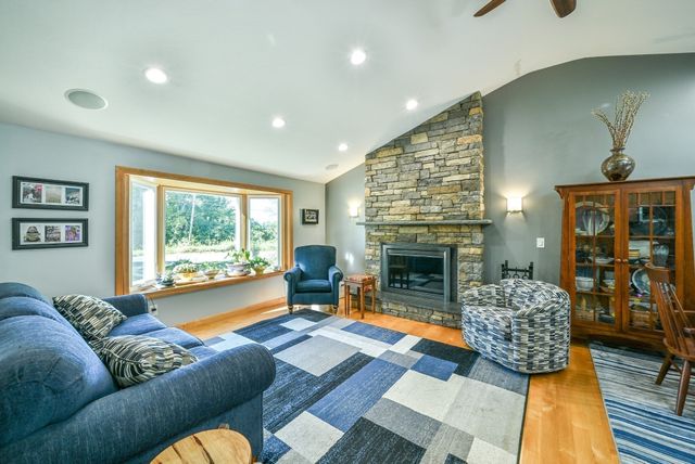 152 Federal Hill Rd, Oxford, MA 01540
