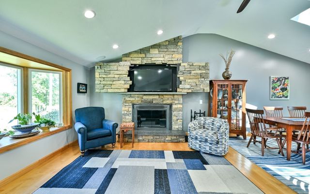 152 Federal Hill Rd, Oxford, MA 01540